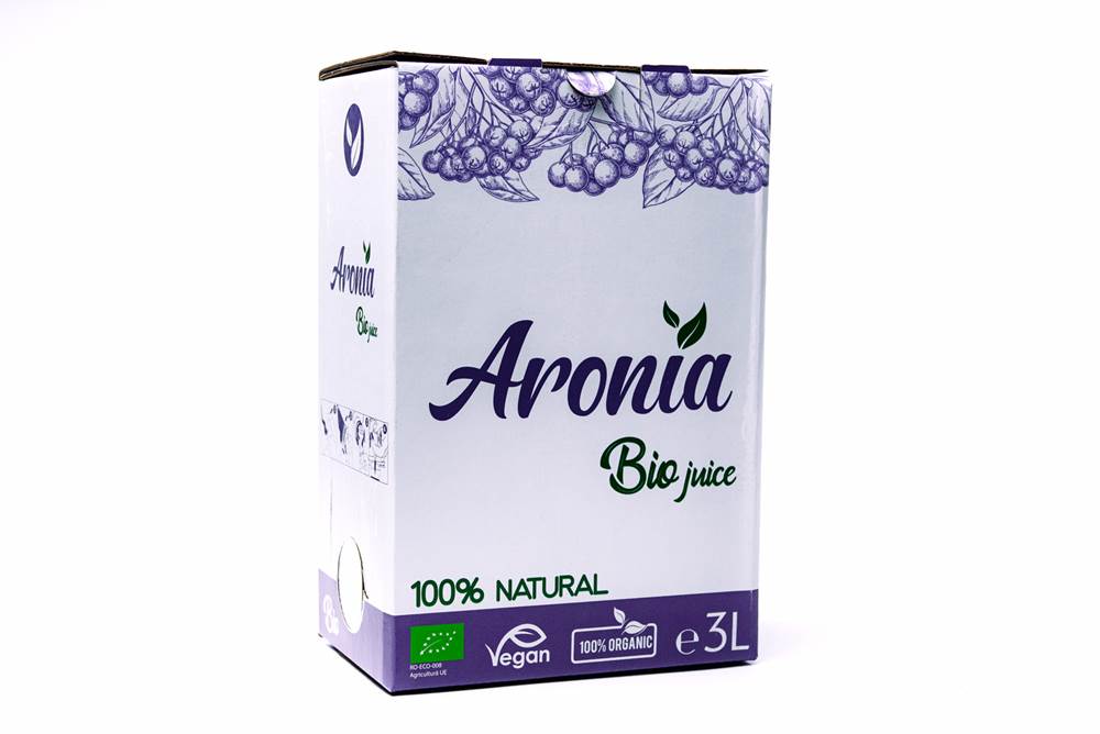 Sticle de suc de aronia bio produs de restaurant